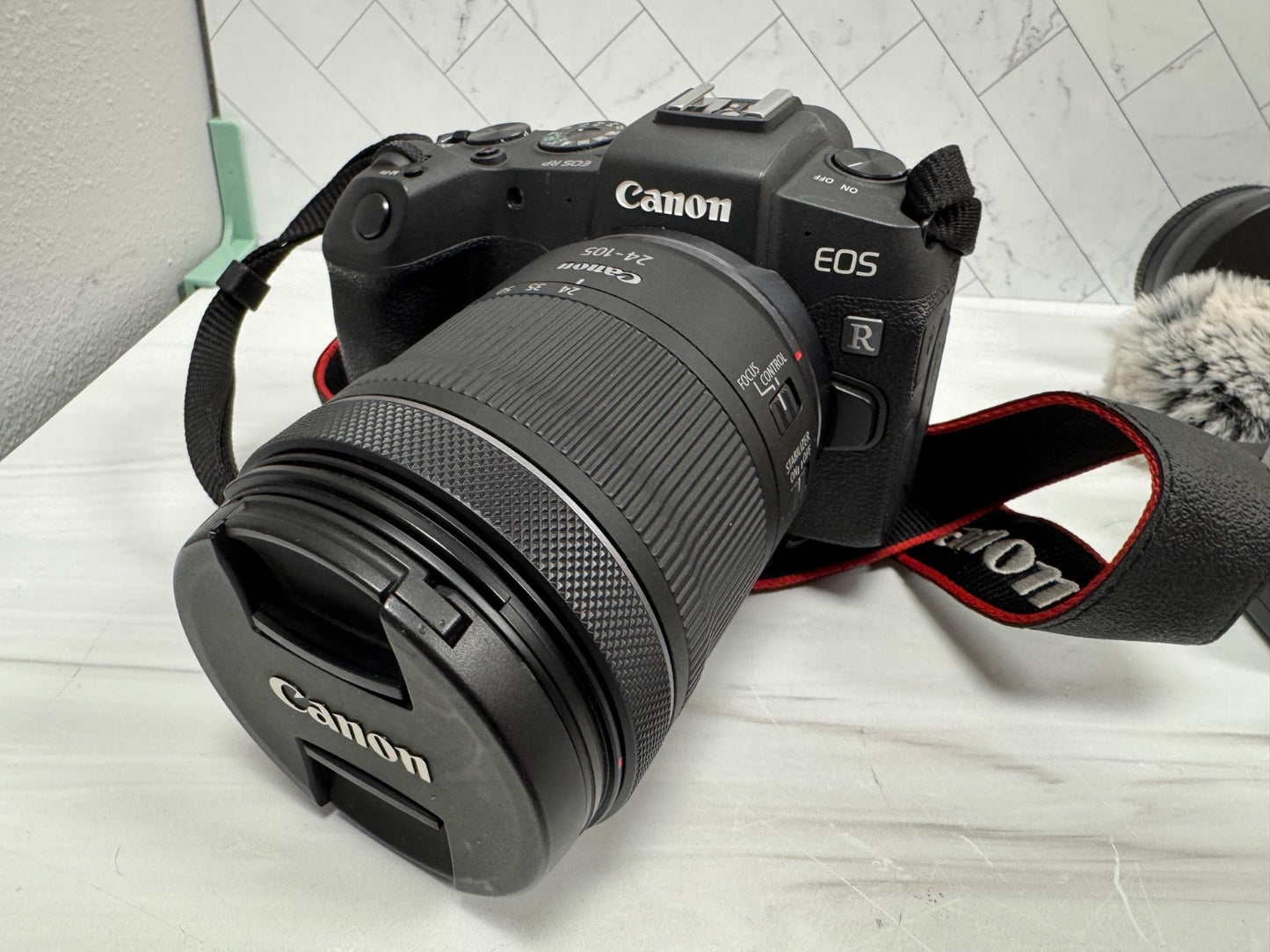 Canon EOS RP Camera Black w/ RF 24-105mm F4-7.1 IS STM Mirrorless Digital Camera
