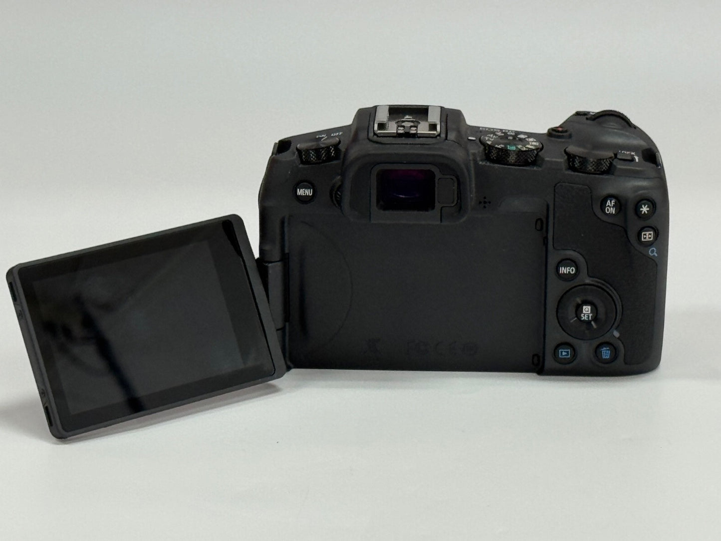 Canon EOS RP Mirrorless Digital Camera with 24-105mm f/4-7.1 STM Lens Kit
