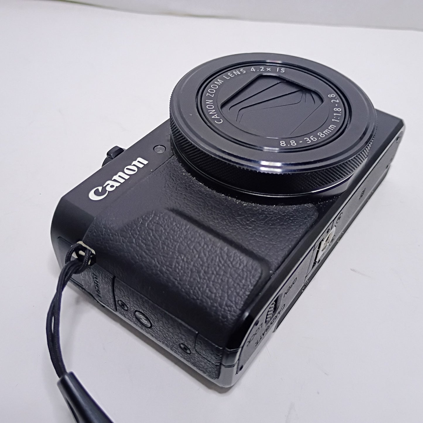 Canon PowerShot G7X Mark II Digital Camera with 3" Flip Screen