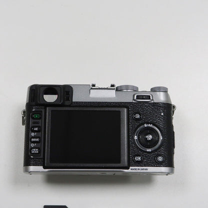Fujifilm X100S – 16.3MP Digital Camera (Silver)