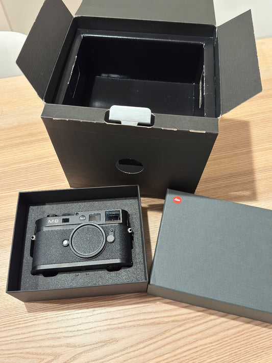 [NEAR MINT IN BOX ] Leica M8 Digital Rangefinder Camera Black 10.3MP CCD
